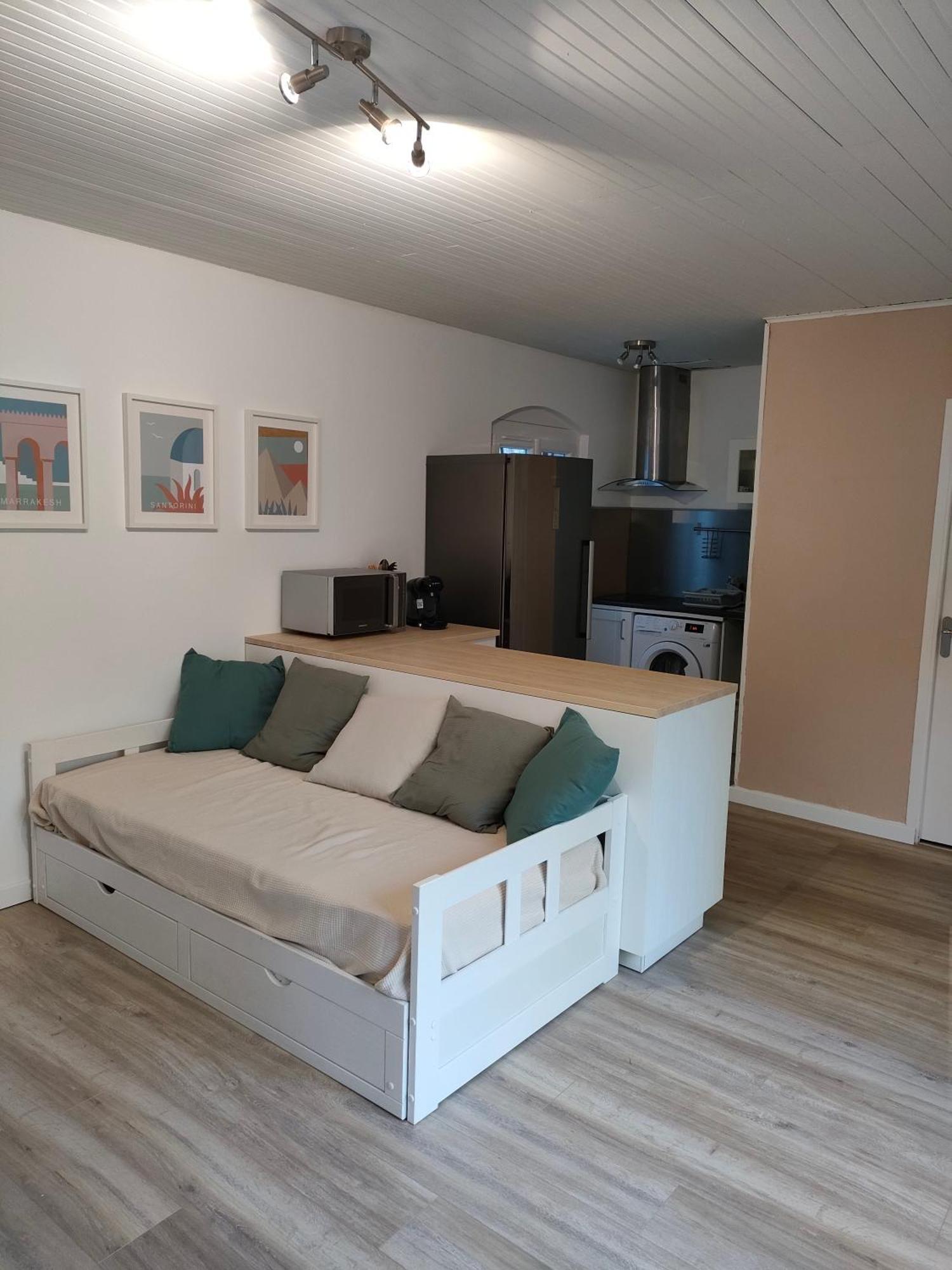 Maisonnette-studio 83200 *