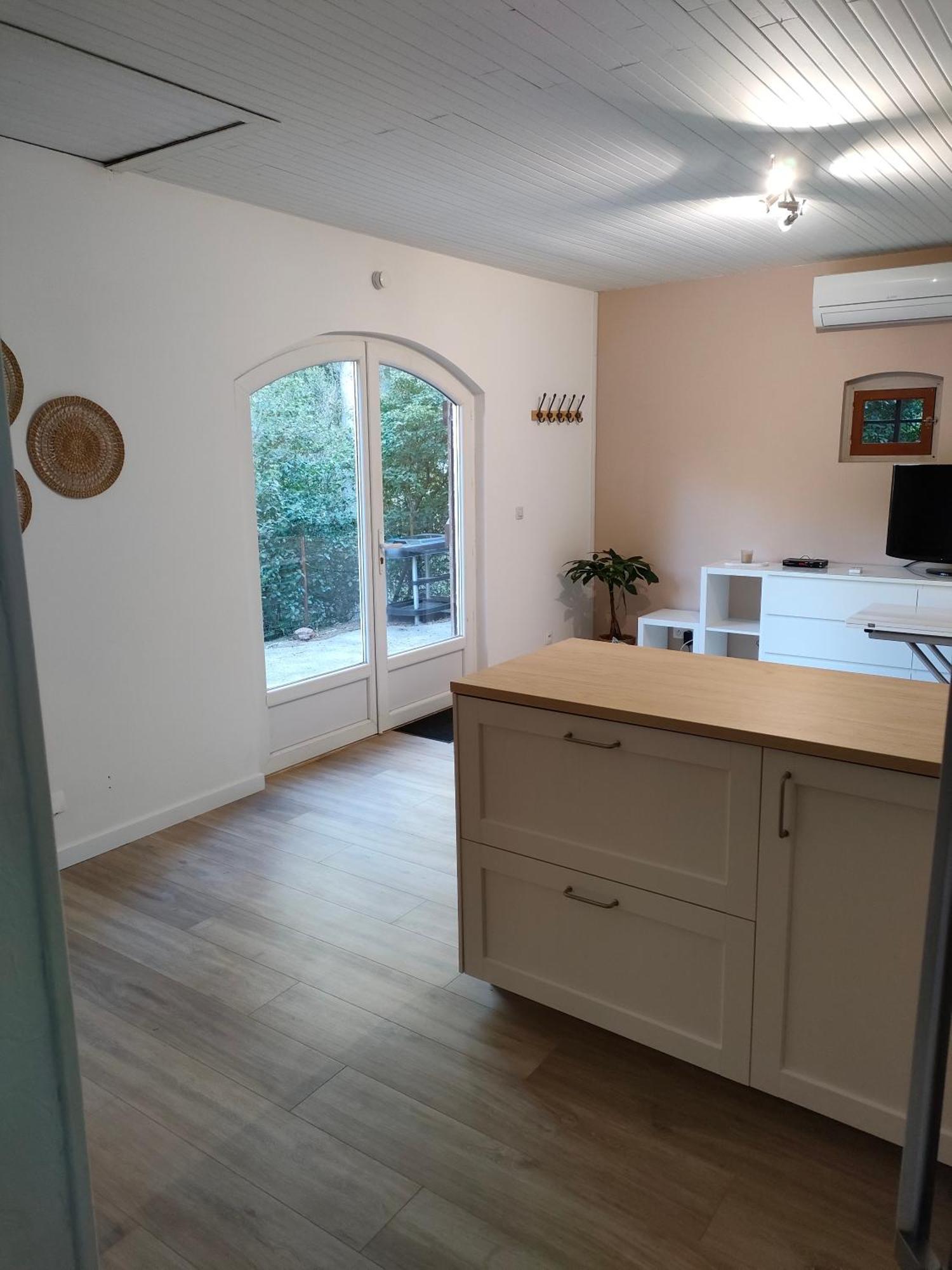 Maisonnette-studio 83200 * Toulon