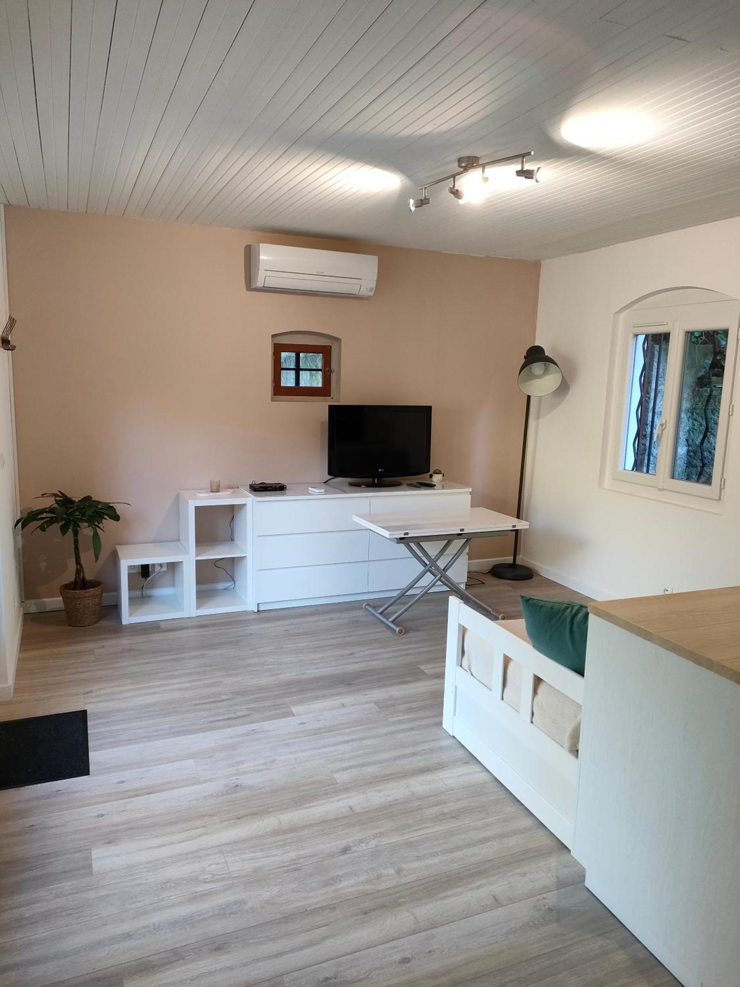 Holiday home Maisonnette-studio 83200 *
